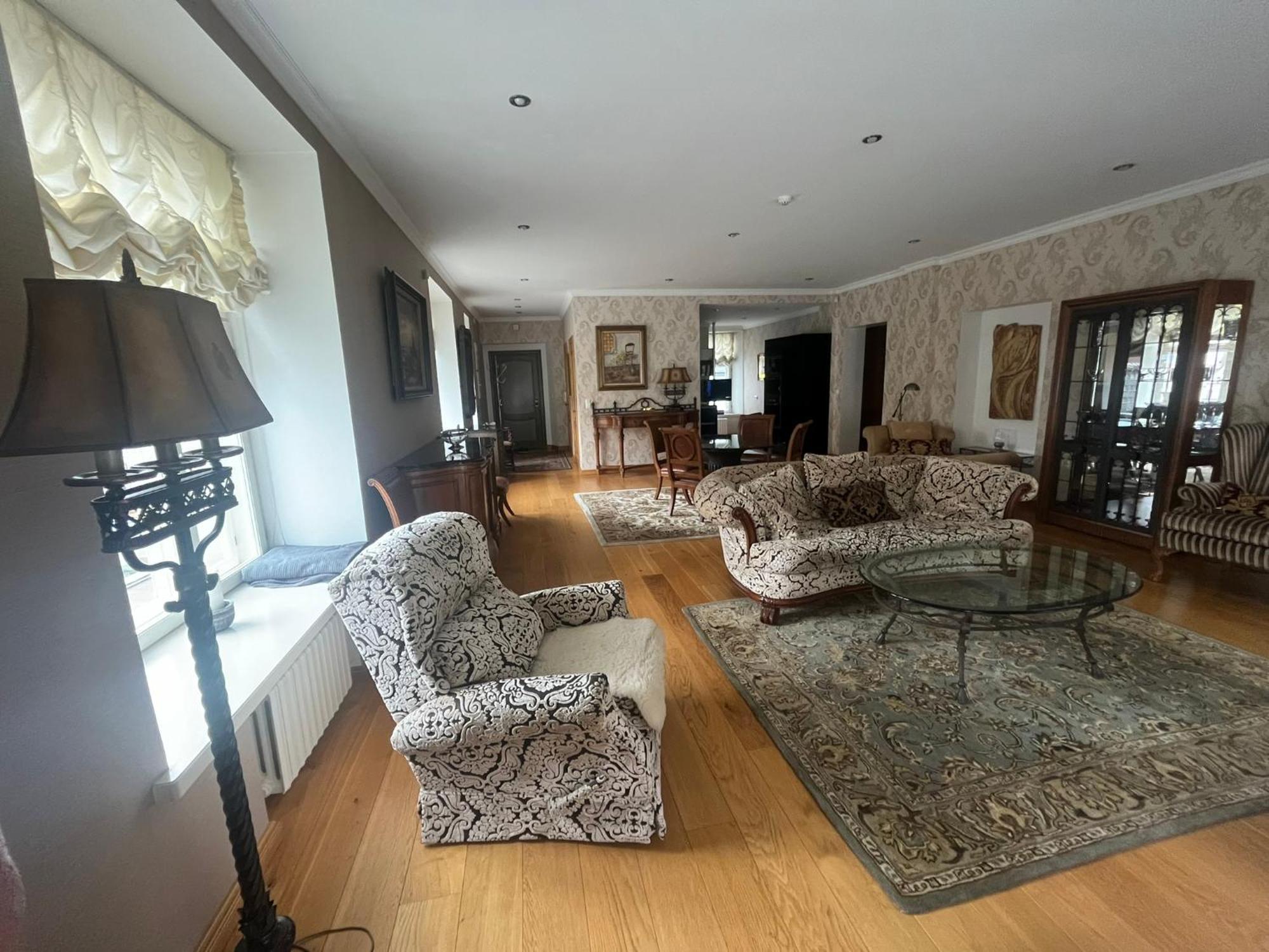 Old Town Spacious 112m2 And Quiet Luxury Lägenhet Tallinn