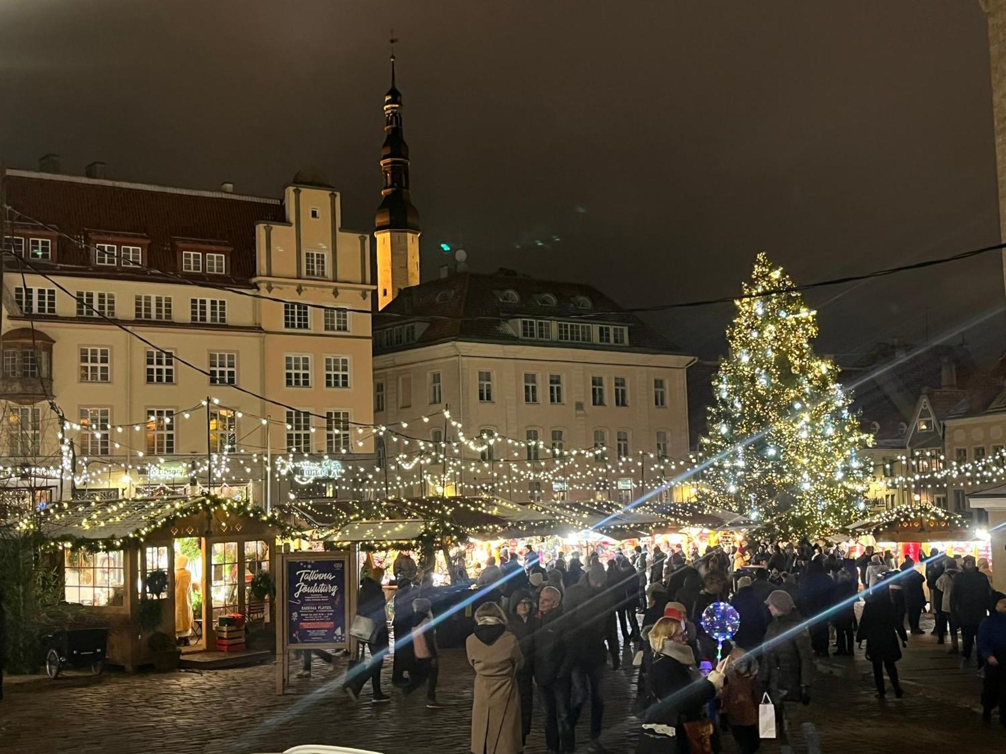 Old Town Spacious 112m2 And Quiet Luxury Lägenhet *
